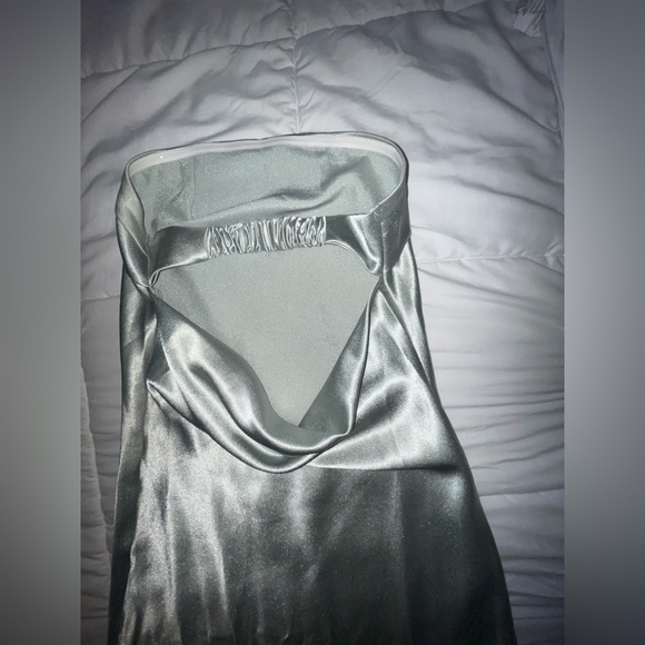 Elegant Silver Strapless Dress - Picture 5 of 7